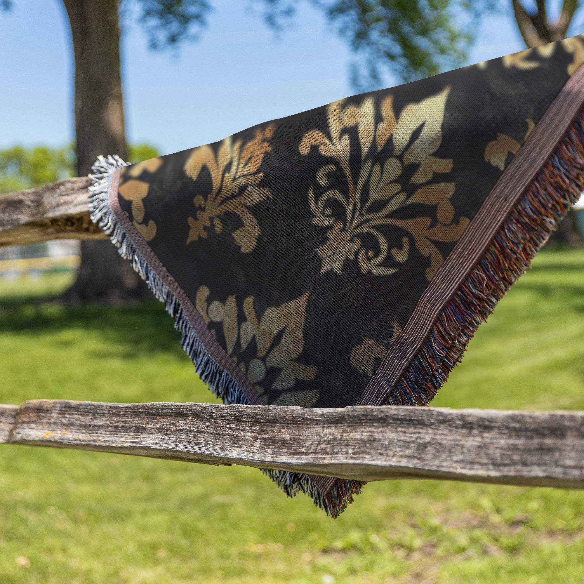 Luxurious Black and Gold Woven Blanket: Elevate Your Home With Style